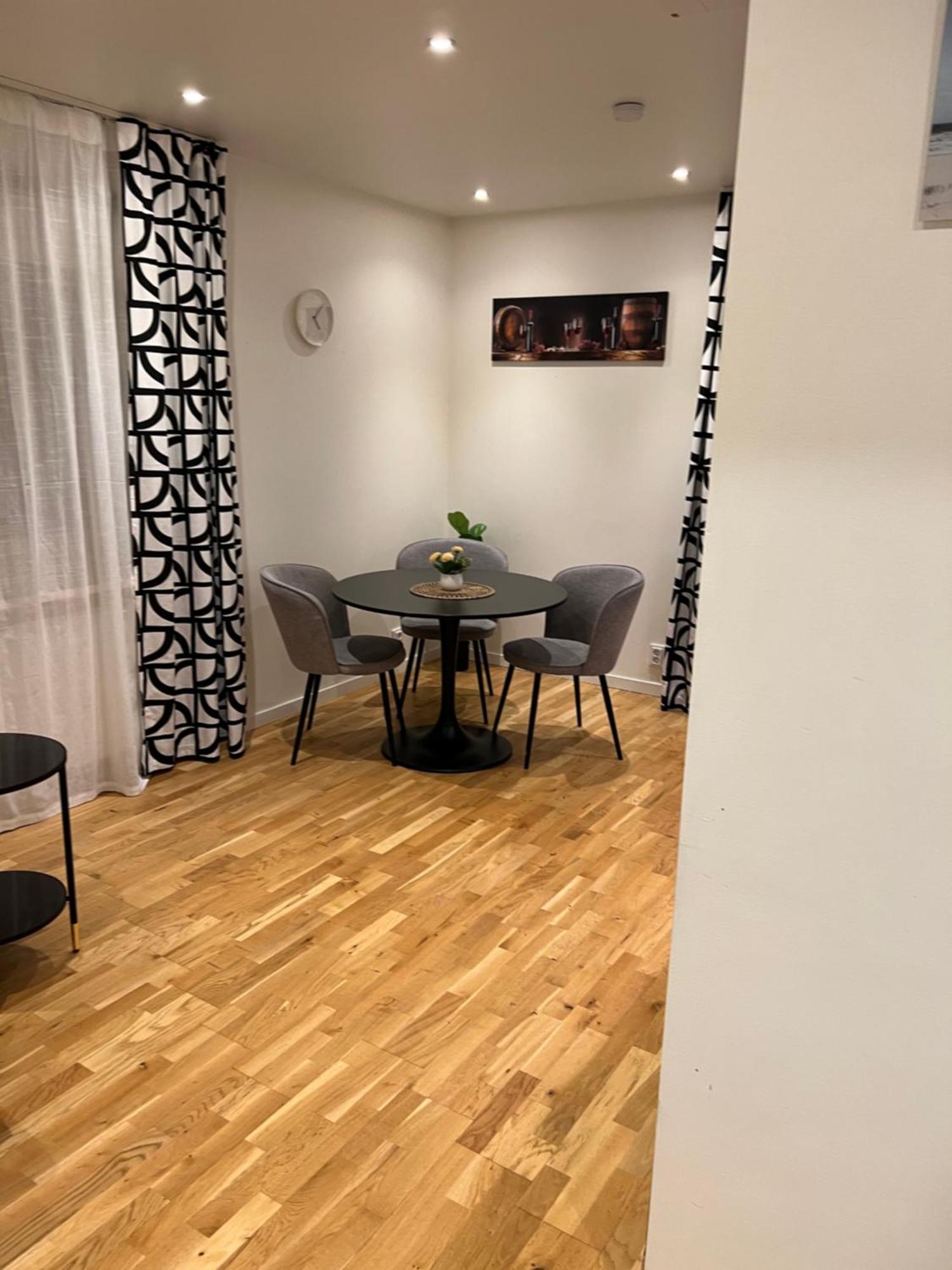 Noah Longstay Apartment Västerås Exteriör bild